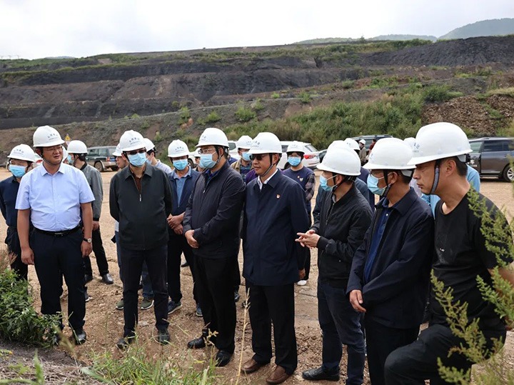 昆明市委常委、常务副市长夏俊松调研检查先锋贝斯特bst2288业安全生产工作